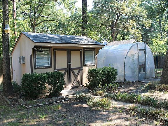 5th image of 138 12 Oaks Cir