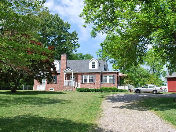 4th image of 3815 Riverview Dr