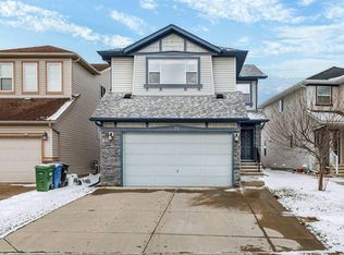 72 E Pantego Close NW, Calgary, AB T3K 0K1