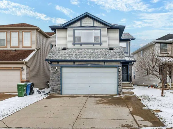 72 E Pantego Close NW, Calgary, AB T3K 0K1