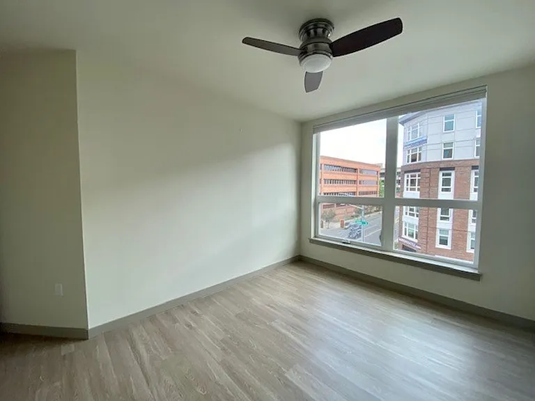Lexington Apartments — Photo 39