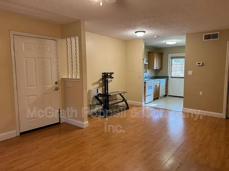 2302 Maki Rd #33 — Photo 6