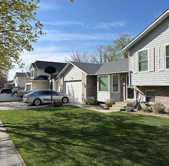 48 W Clay Park Dr — Photo 1