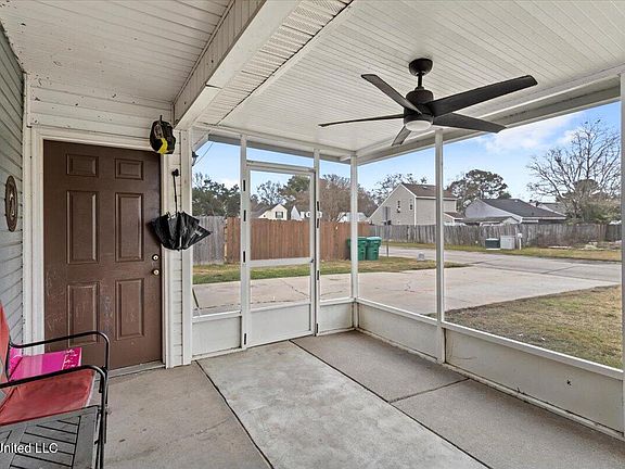 5th image of 12289 Breezeway Cir