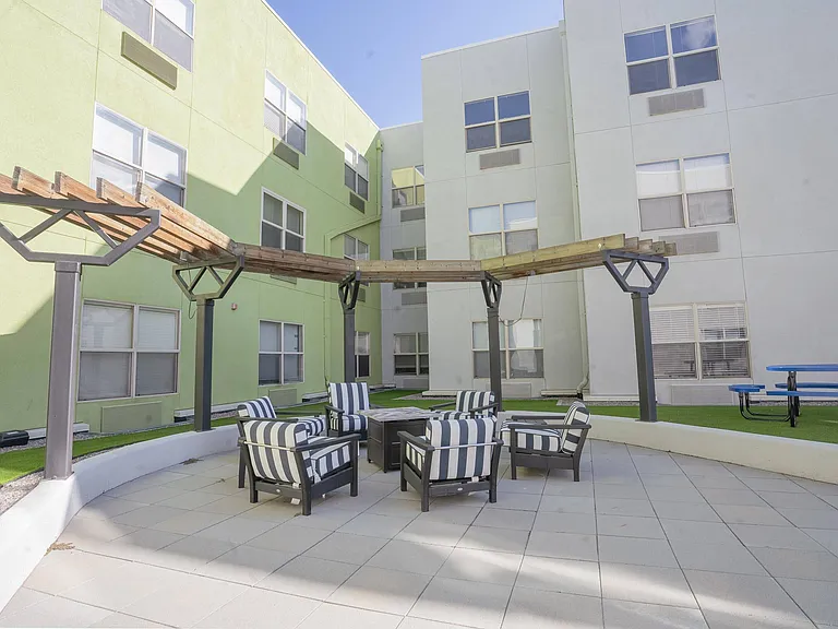 The Onyx at 695 — Photo 26