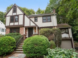 16 Duxbury Rd, Newton, MA 02459