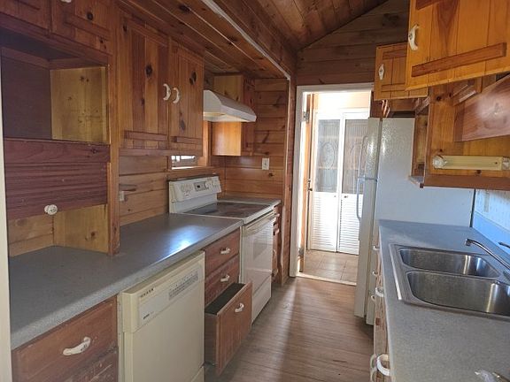 12th image of this home