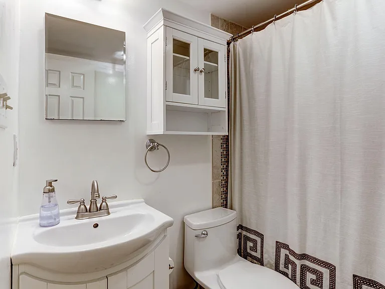 418 D St NE #BASEMENT — Photo 9