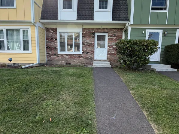 12 Sunnybrook Cir, Highland, NY 12528