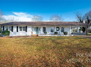 5912 Leil Rd, Hickory, NC 28602