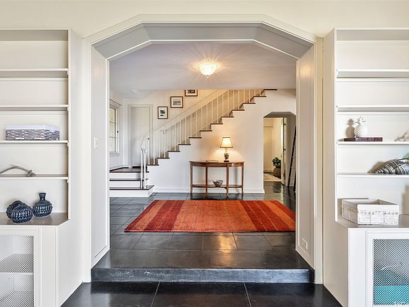 4th image of 2475 Makiki Heights Dr