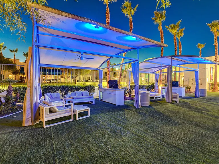 South Beach by Logan — Photo 16