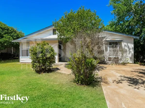 841 Hackamore St, White Settlement, TX 76108