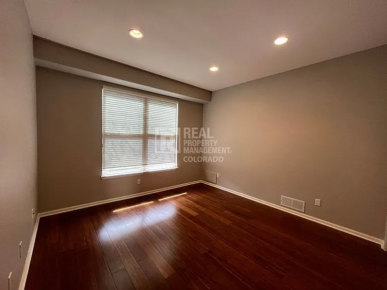 857 Appleby Pl — Photo 10