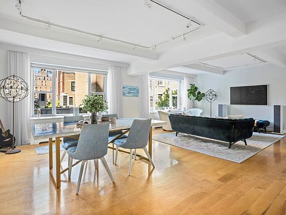 3rd image of 44 E 67th St #8DE