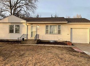 1002 SE 30th St, Topeka, KS 66605