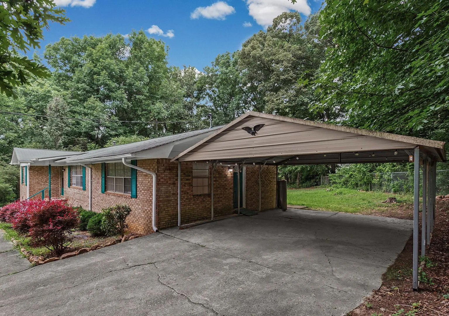 One level - Brick Ranch - Spacious 3 bedroom/2 bath in cul-de-sac lot. $1850.00 — Photo 3