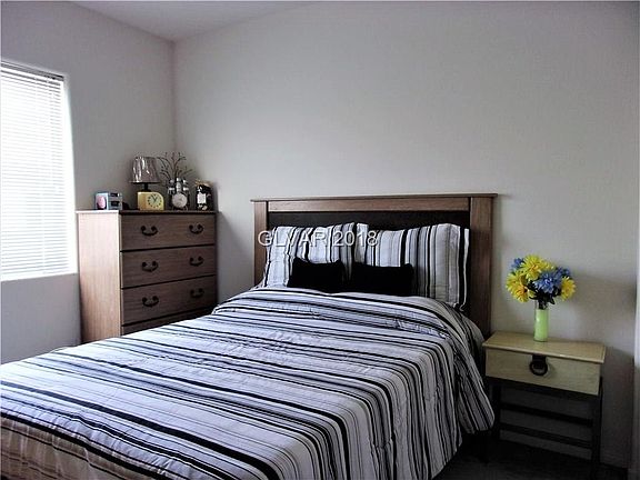 5th image of 4016 Emerald Wood St