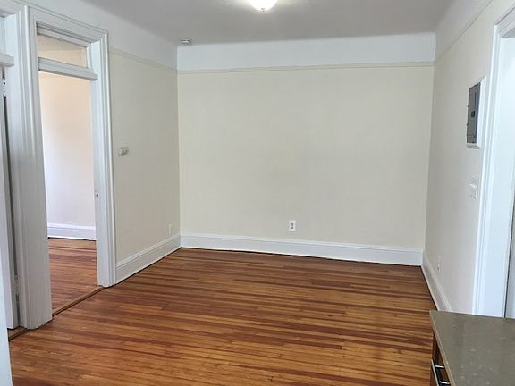 4th image of 31-51 33rd St #3R