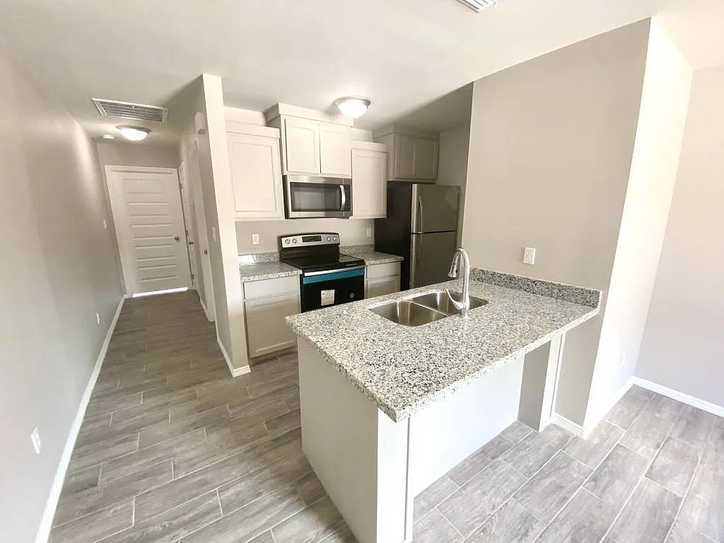 1105 W Kennedy St #26 in Pharr, TX 78577 — Photo 3