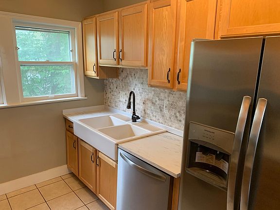 2nd image of 1412 W 51st St #1