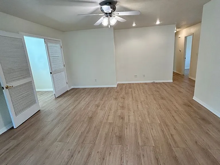 607 Desta St — Photo 12
