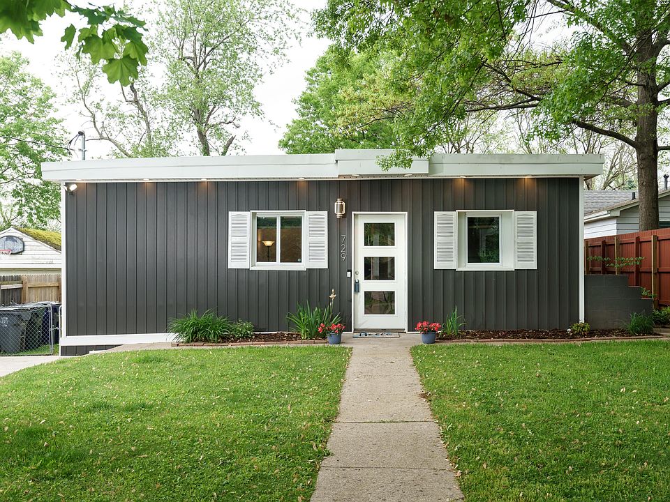 1st image of 729 Lakeview Dr