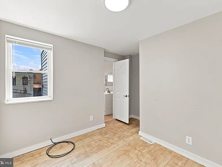 2307 N Mascher St — Photo 17