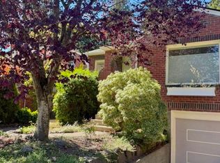 7065 7th Ave NW, Seattle, WA 98117