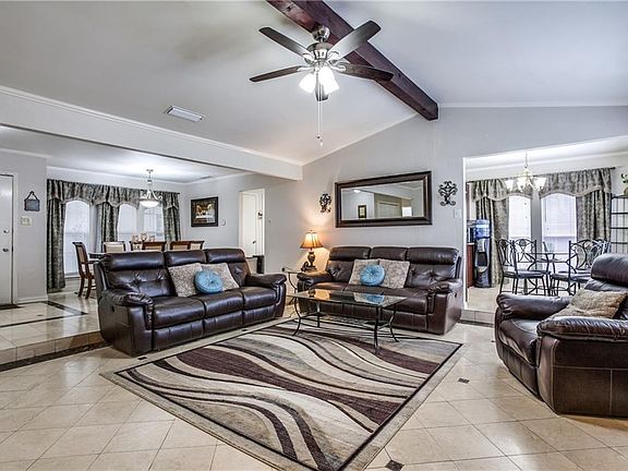 3rd image of 2218 Phoenix Dr