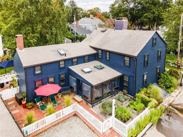 11 Fountain St, North Kingstown, RI 02852