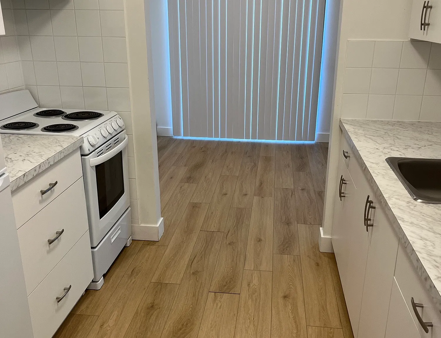Garibaldi Court - 128 — Photo 1