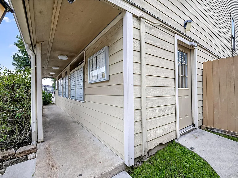 9435 Pagewood Ln — Photo 38