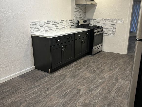 3rd image of 8214 Iris St