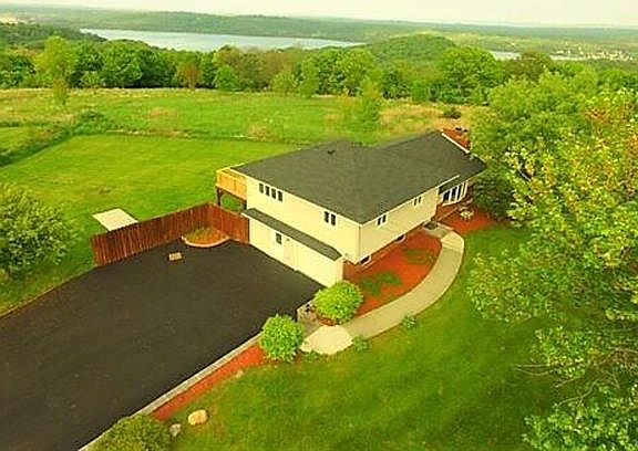 5th image of 7 Overlook Blf