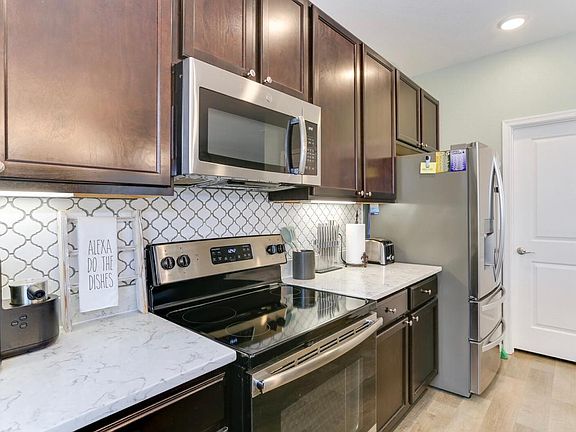5th image of 2054 Canning Pl