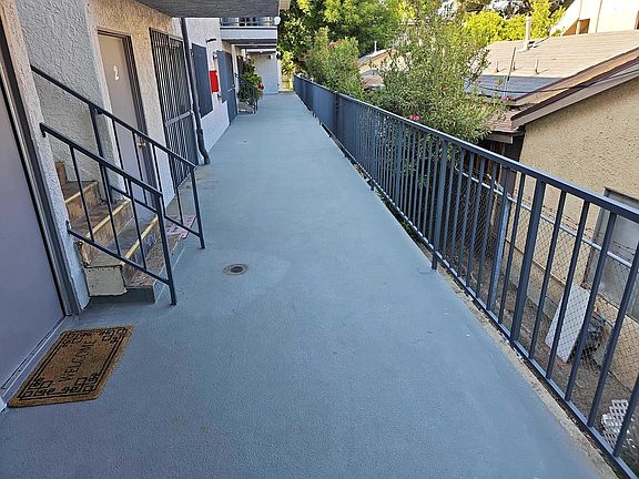 5th image of 14811 Delano St #5
