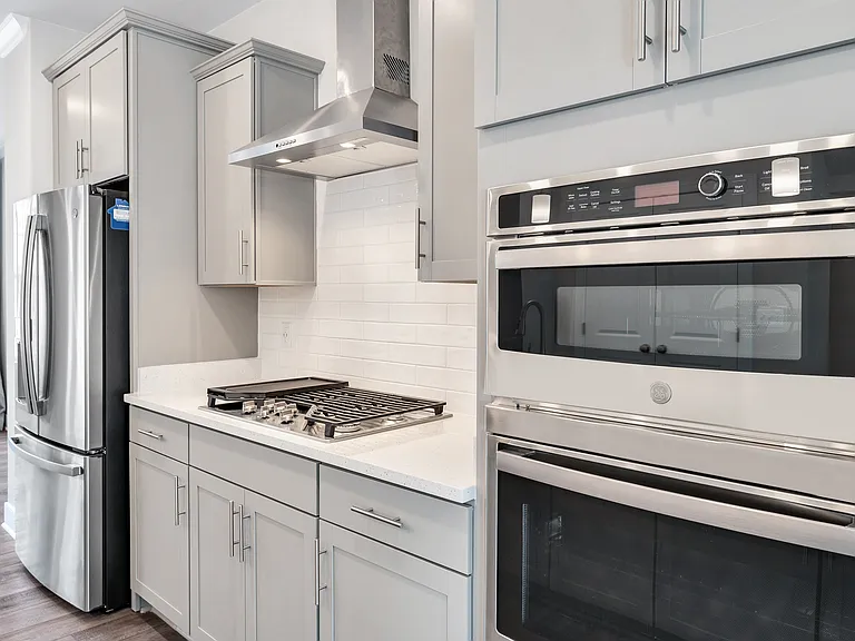 32 Bleeker Pl — Photo 8
