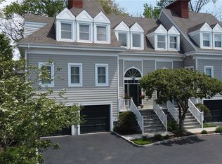 450 Center St APT 8, Fairfield, CT 06890