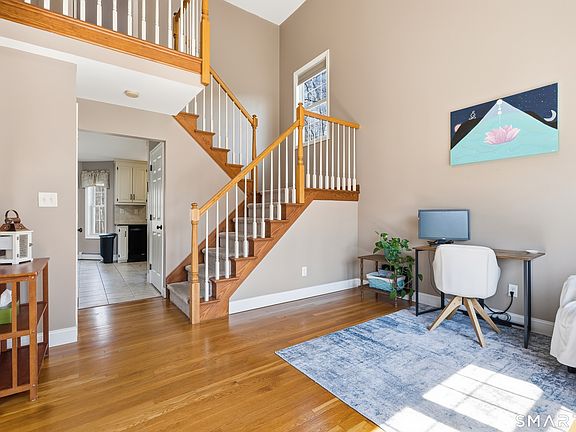 5th image of 495 Spring Street