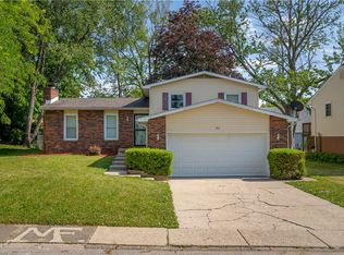 193 Bristol Dr, Decatur, IL 62521