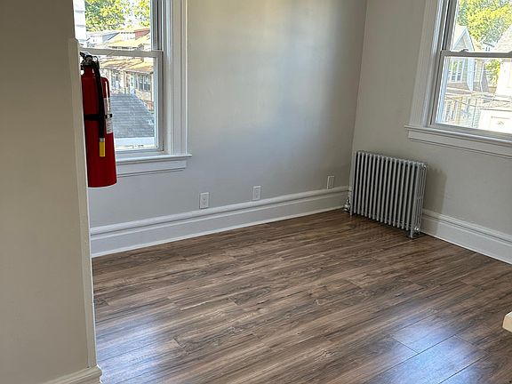 2nd image of 62 Wilson Pl Floor 2