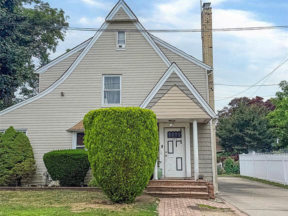 4th image of 117 Warner Avenue