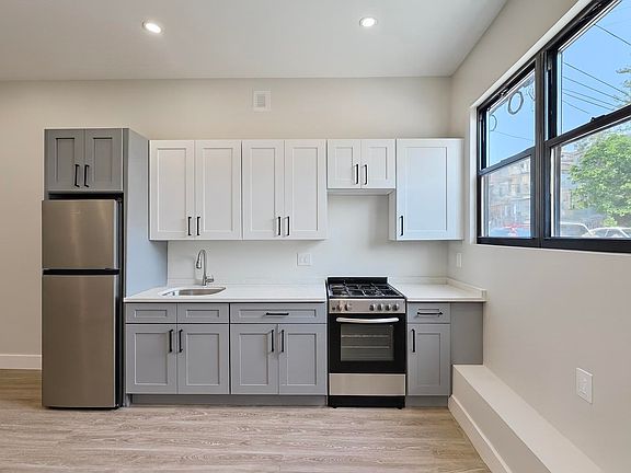 2nd image of 103 Bostwick Ave #1C