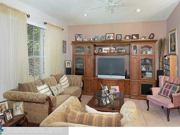3rd image of 2450 Aragon Blvd Unit 3