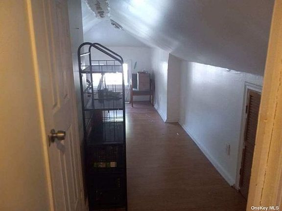 4th image of 247 E Columbia St