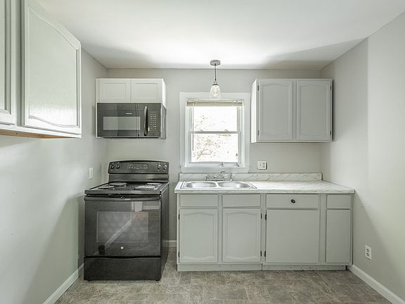4th image of 2306 Lyndon Ave #2B-1BA-1000SQFT