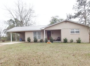 90 John Hill Rd, Laurel, MS 39443