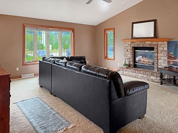 3rd image of 3136 Egan Ln