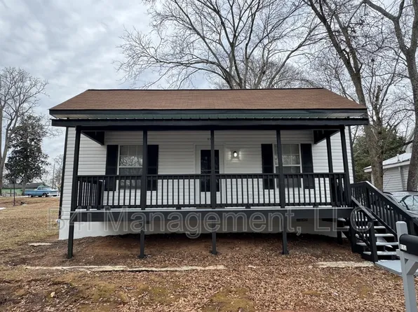 112 Locust St, Lagrange, GA 30241